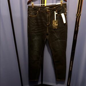 Women’s Plus Size Tahari Dark Denim Skinny Jeans (NWT)